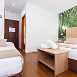 Otel El Tajo & 3*